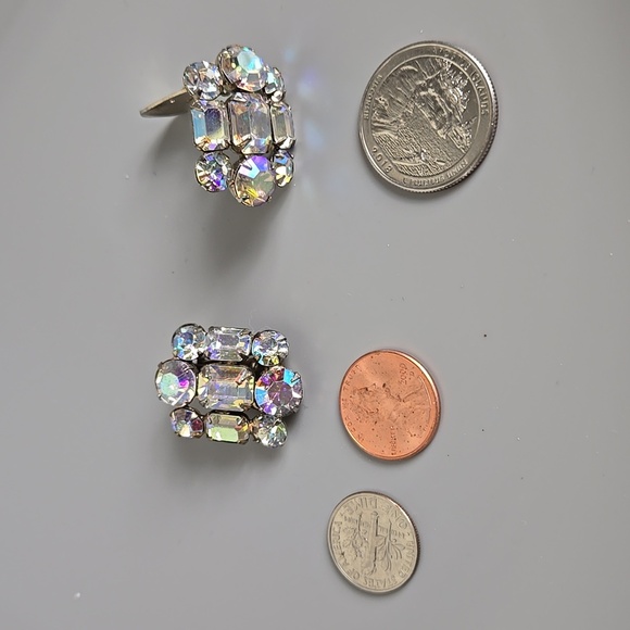 Vintage Crystal Aurora Borealis Clip On Earrings - Picture 15 of 16
